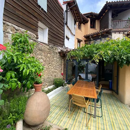 Lanzaroco, Tu Casa En La Vera