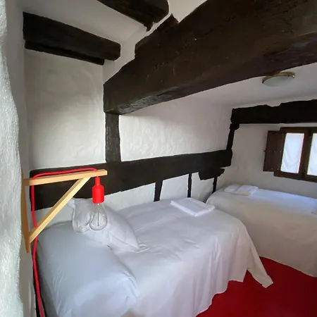 Lanzaroco, Tu Casa En La Vera